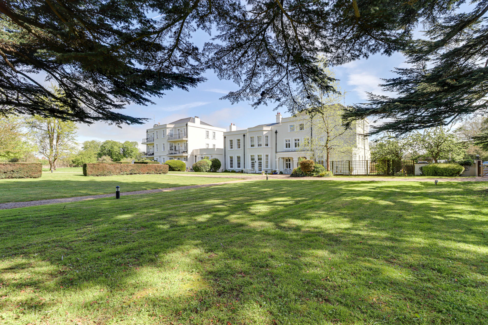 Highfield Hall, Highfield Lane, Tyttenhangar, St. Albans, AL4 0LE