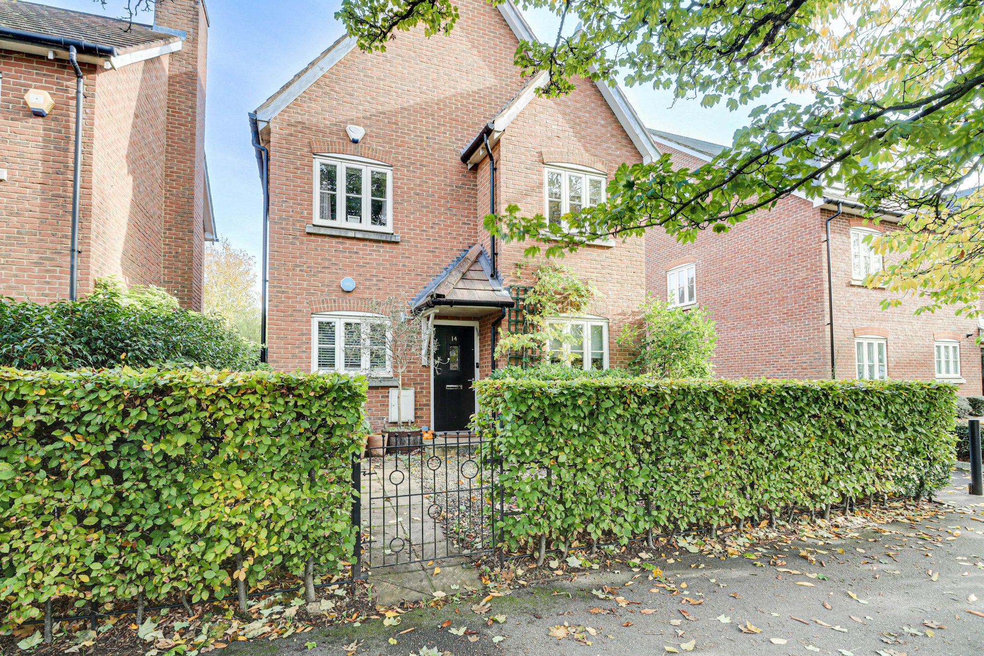 Page Place, Frogmore, St. Albans, AL2 2FB